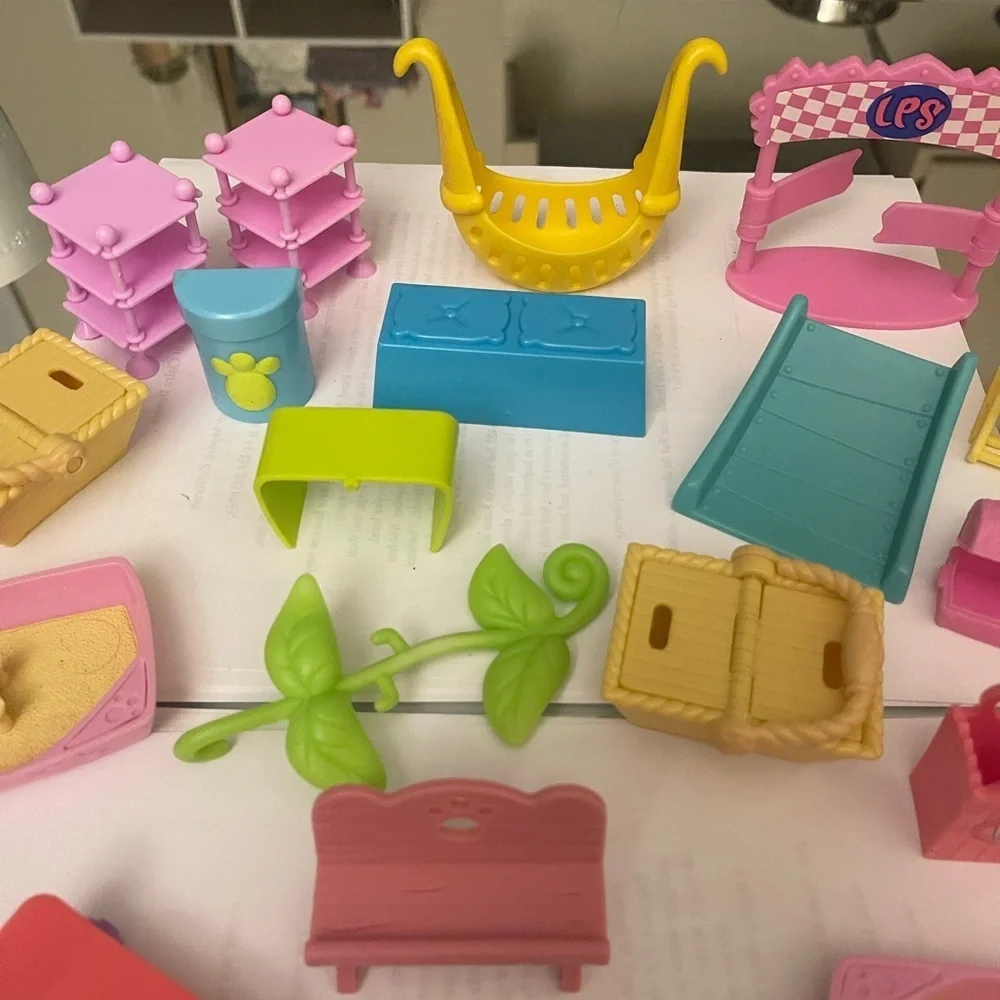 LPS - Littlest Pet Shop Accessories Lot